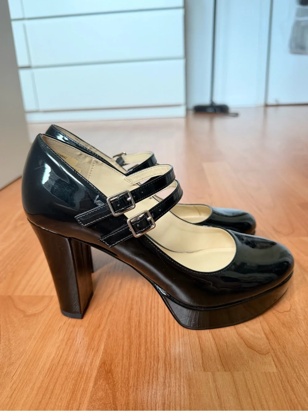 Jessica Simpson Black Mary Jane Platform Pumps